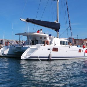 Alquiler embarcaciones en Asturias - Catamarán Bahía II