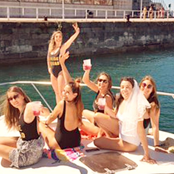 Yate PartyBoat Asturias Gijon Fiesta en Barco