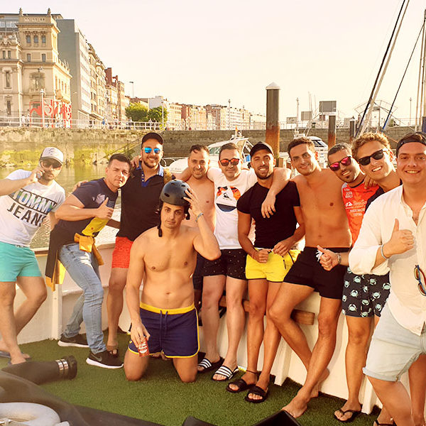 Yate PartyBoat Asturias Gijon Fiesta en Barco